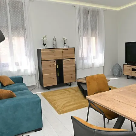 Aura Apartman Beci